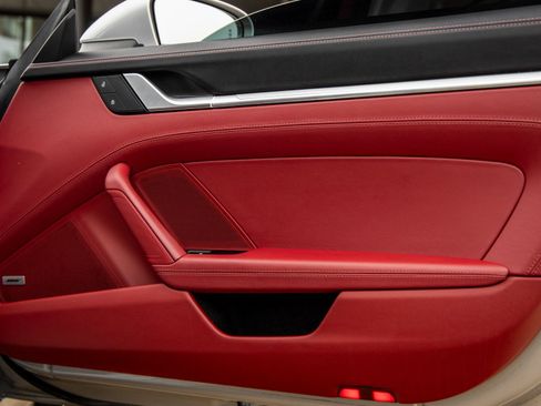 Certified 2022 Porsche 911 Targa 4 image 37