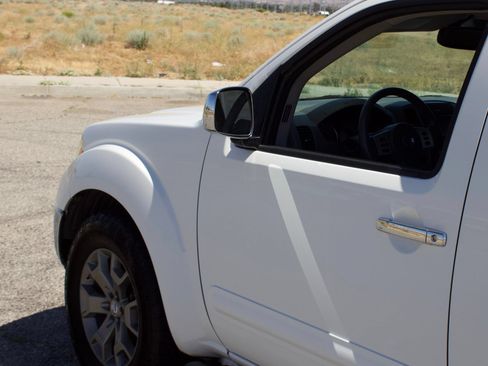 Used 2019 Nissan Frontier SL RWD image 12