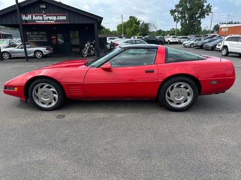 Used 1992 Chevrolet Corvette Coupe RWD image 6