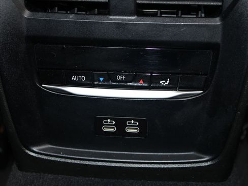 Used 2024 BMW 330e image 31