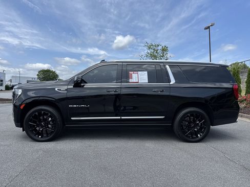 Used 2023 GMC Yukon XL Denali w/ Max Trailering Package AWD/4WD image 7
