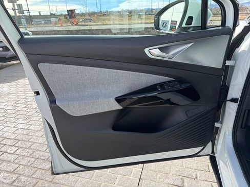 Certified 2023 Volkswagen ID.4 Pro image 12