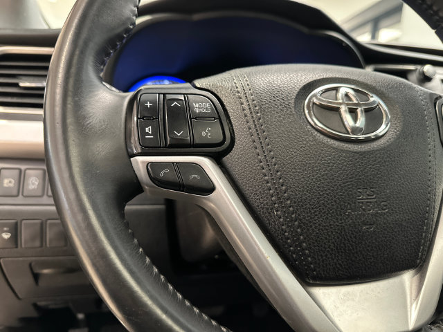 Used 2019 Toyota Highlander XLE AWD/4WD image 19