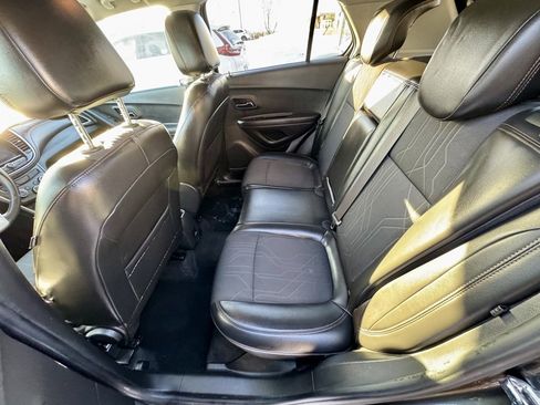 Used 2018 Chevrolet Trax LT w/ LT Convenience Package image 13