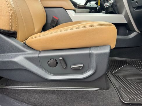 Used 2022 Ford F250 Lariat w/ Chrome Package image 16