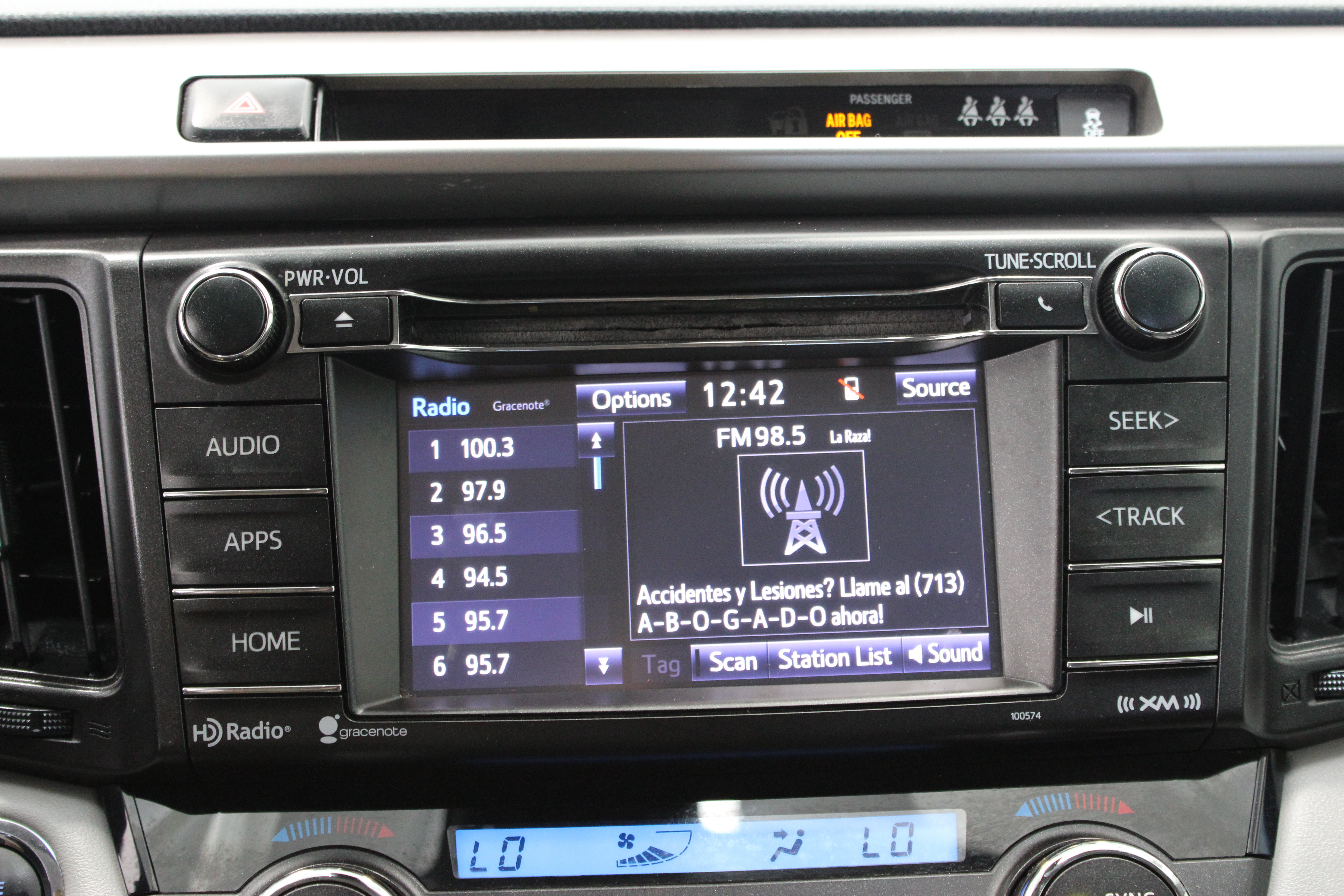 Used 2018 Toyota RAV4 XLE FWD image 18
