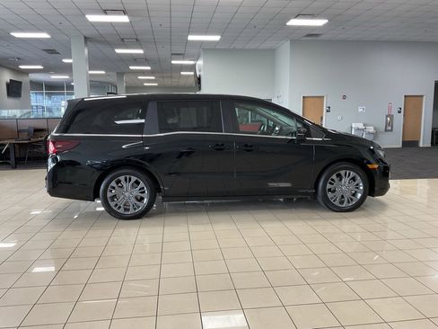 Used 2025 Honda Odyssey Touring image 6