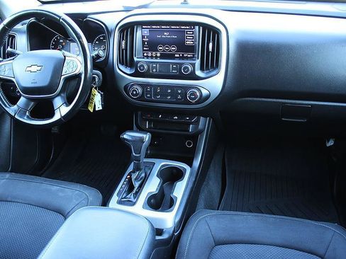 Used 2020 Chevrolet Colorado LT RWD image 17