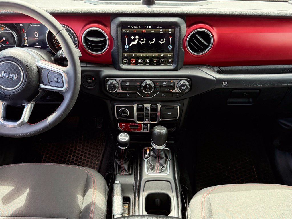 Used 2023 Jeep Wrangler Unlimited Rubicon AWD/4WD image 17