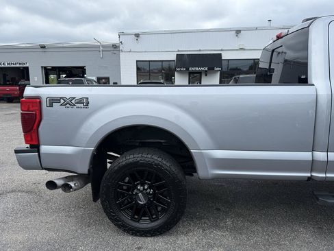 Used 2022 Ford F350 Lariat w/ Black Appearance Package AWD/4WD image 16