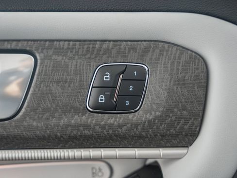 Used 2025 Ford Explorer Platinum w/ Ultimate Package image 47