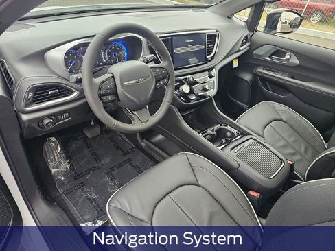 New 2026 Chrysler Pacifica Limited w/ S Appearance Package AWD/4WD image 2