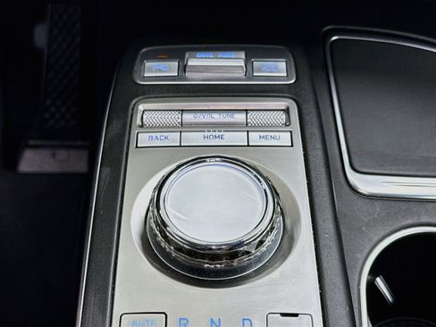 Used 2025 Genesis GV70 2.5T AWD/4WD image 26