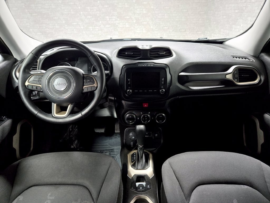 Used 2016 Jeep Renegade Latitude AWD/4WD image 34