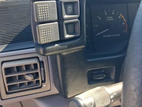 Used 1990 Ford Mustang LX RWD image 25