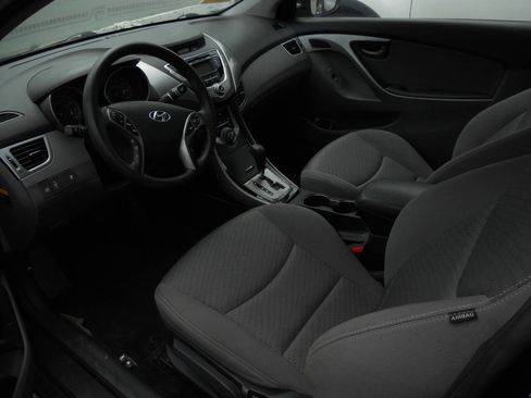Used 2013 Hyundai Elantra image 4