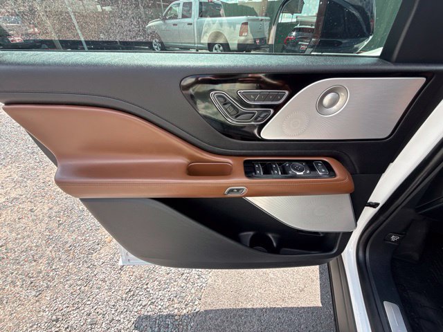 Used 2021 Lincoln Aviator Reserve w/ Equipment Group 202A AWD/4WD image 6