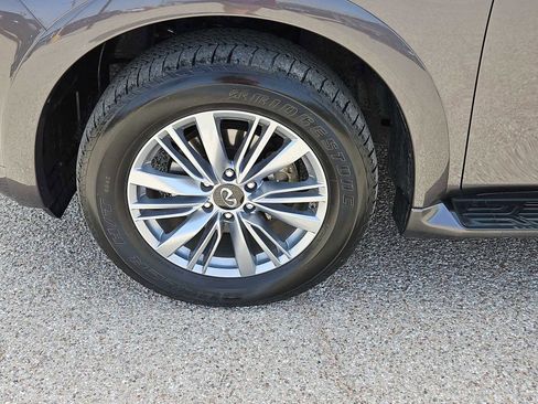 Used 2024 INFINITI QX80 Luxe image 16