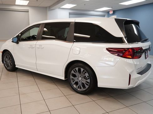 Used 2026 Honda Odyssey Touring image 8