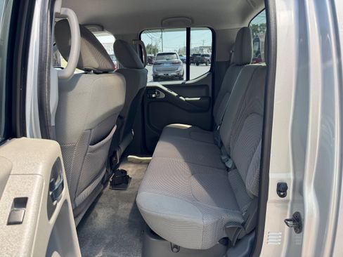 Used 2013 Nissan Frontier SV w/ SV Value Truck Pkg RWD image 26