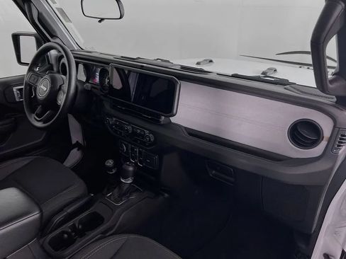 Used 2024 Jeep Gladiator Sport AWD/4WD image 27