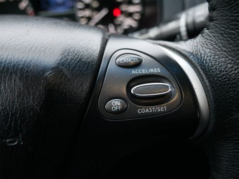 Used 2015 Nissan Pathfinder SL w/ SL Premium Package image 24