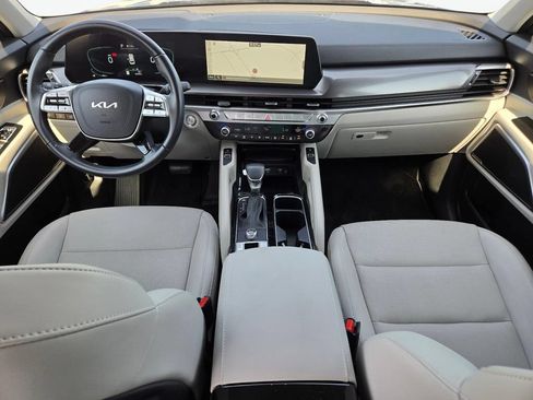 Used 2025 Kia Telluride S FWD image 19