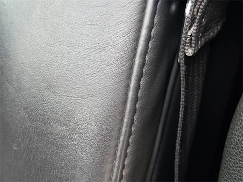 Used 2018 Cadillac Escalade ESV Platinum image 16