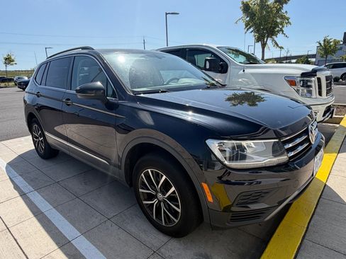 Used 2020 Volkswagen Tiguan SE w/ Panoramic Sunroof Package AWD/4WD image 5