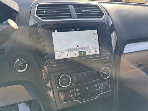 Used 2017 Ford Explorer XLT w/ Equipment Group 202A image 21