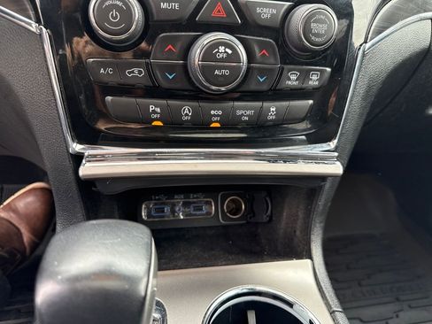 Used 2019 Jeep Grand Cherokee Limited w/ Luxury Group II image 45