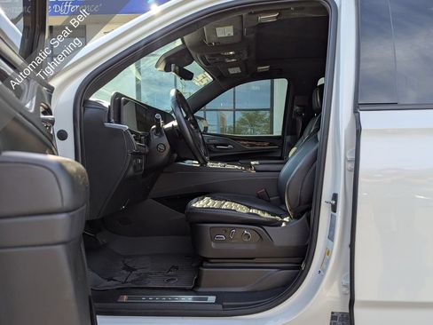Used 2022 Cadillac Escalade ESV Sport Platinum AWD/4WD image 15