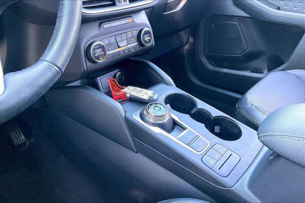 Used 2020 Ford Escape Titanium FWD image 11