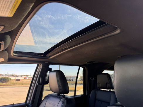 Used 2015 Ford Expedition EL Platinum image 24