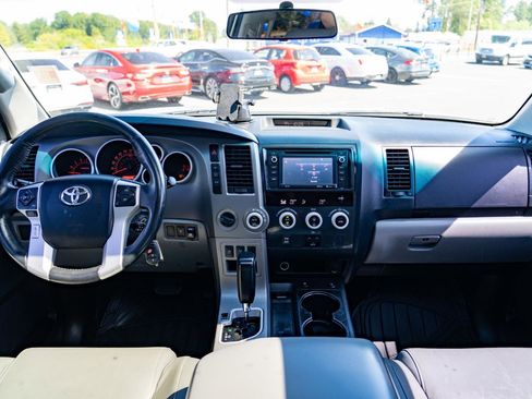 Used 2016 Toyota Sequoia SR5 AWD/4WD image 23