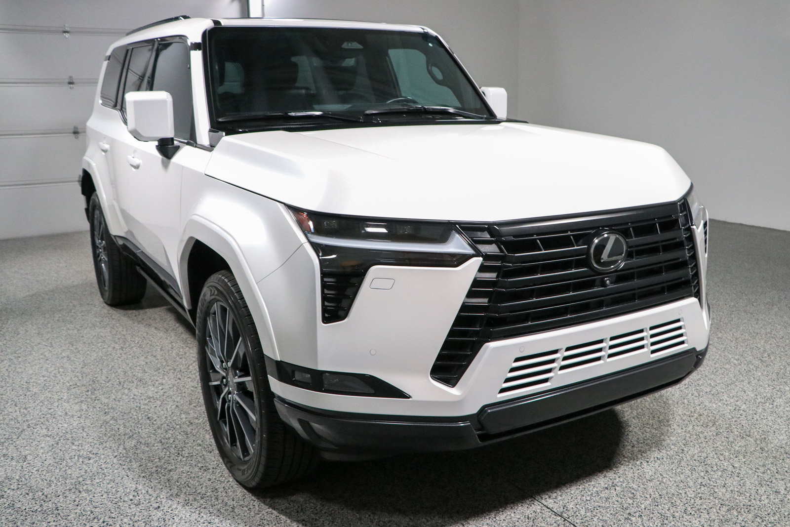 Used 2024 Lexus GX 550 w/ Accessory Package (Z1) AWD/4WD image 5