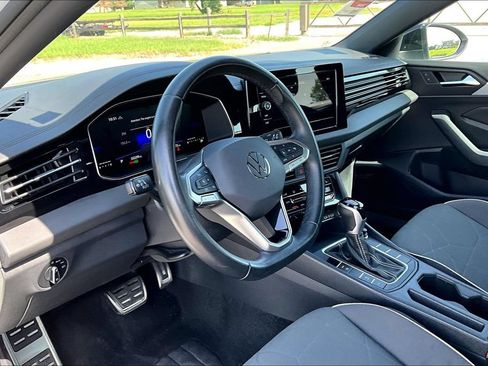 Used 2025 Volkswagen Jetta Sport FWD image 13