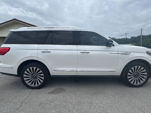 Used 2019 Lincoln Navigator Reserve AWD/4WD image 6