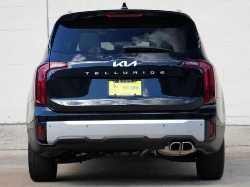 Used 2024 Kia Telluride S w/ S Sunroof Package FWD image 10