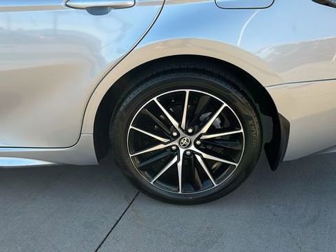 Used 2021 Toyota Camry SE w/ Carpet Mat Package (TMS) FWD image 21