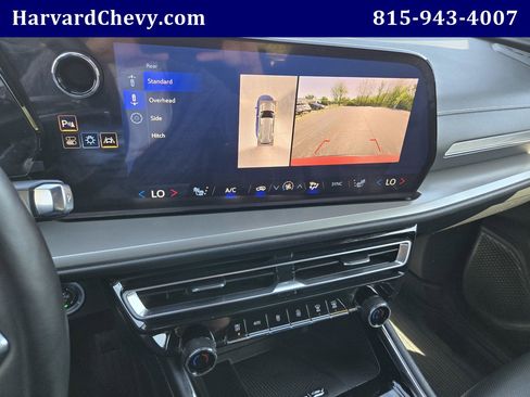 Used 2025 Chevrolet Traverse LT w/ Midnight/Sport Edition FWD image 10