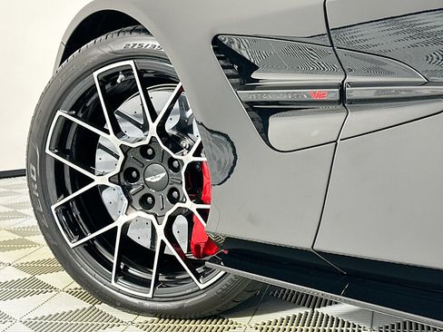 New 2026 Aston Martin Vanquish RWD image 33