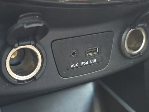 Used 2013 Hyundai Elantra GT w/ Style Pkg image 28