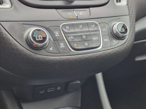 Used 2023 Chevrolet Malibu LT FWD image 13