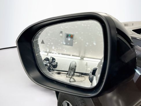 Used 2023 Nissan Rogue SV AWD/4WD image 16
