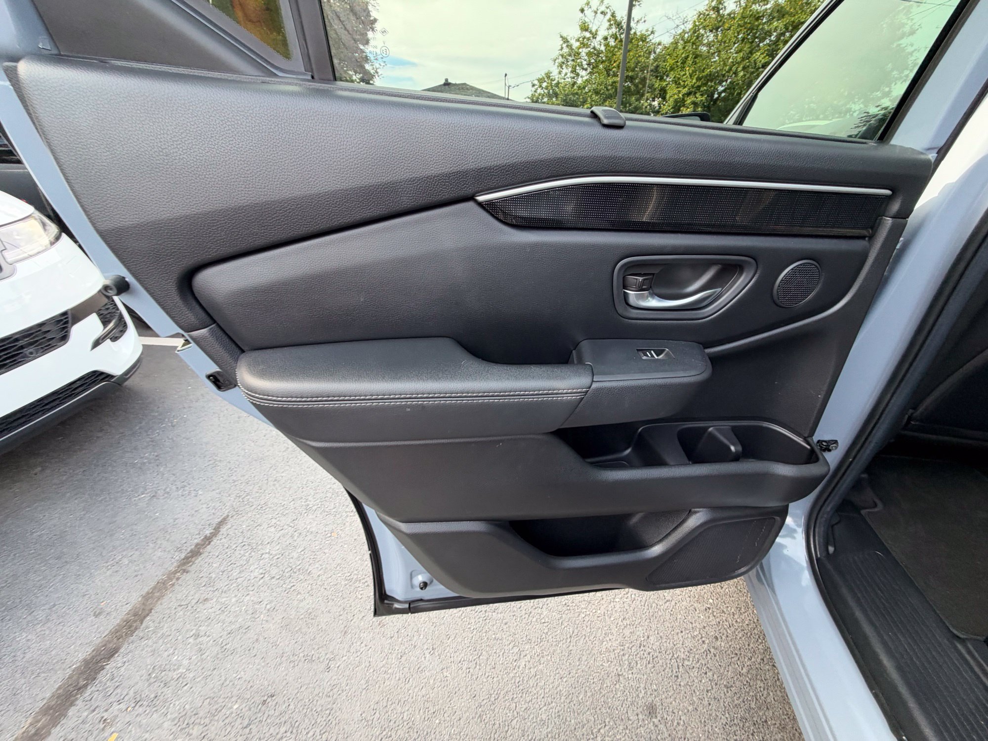Used 2025 Honda Pilot Elite image 15