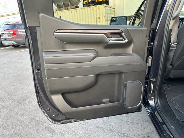 Used 2025 GMC Sierra 1500 SLT AWD/4WD image 16