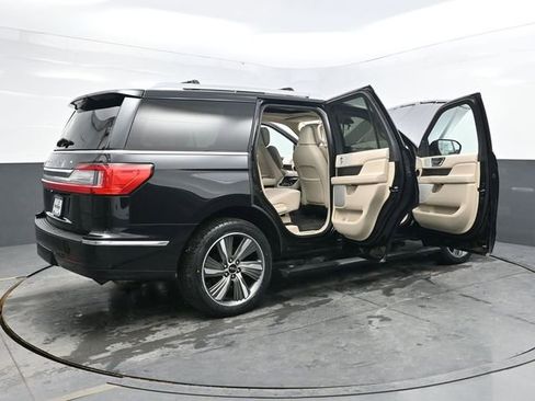 Used 2019 Lincoln Navigator Reserve AWD/4WD image 49