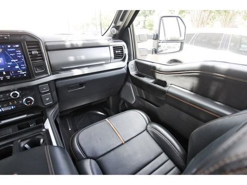 Certified 2024 Ford F250 Platinum w/ Tremor Off-Road Package AWD/4WD image 9