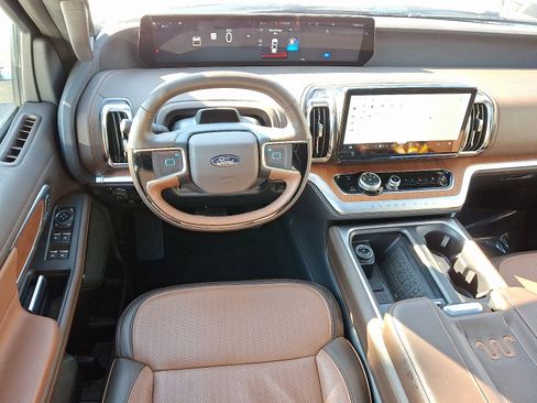 Used 2025 Ford Expedition King Ranch image 13